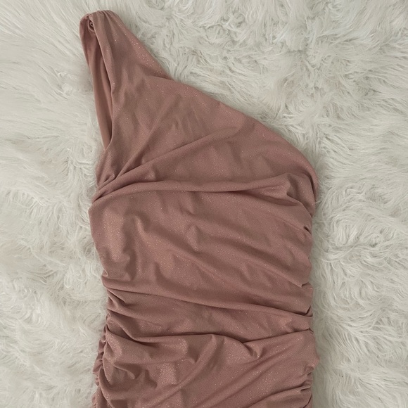 Paper Doll one shoulder mini dress size medium pink with gold shimmer - Picture 4 of 11